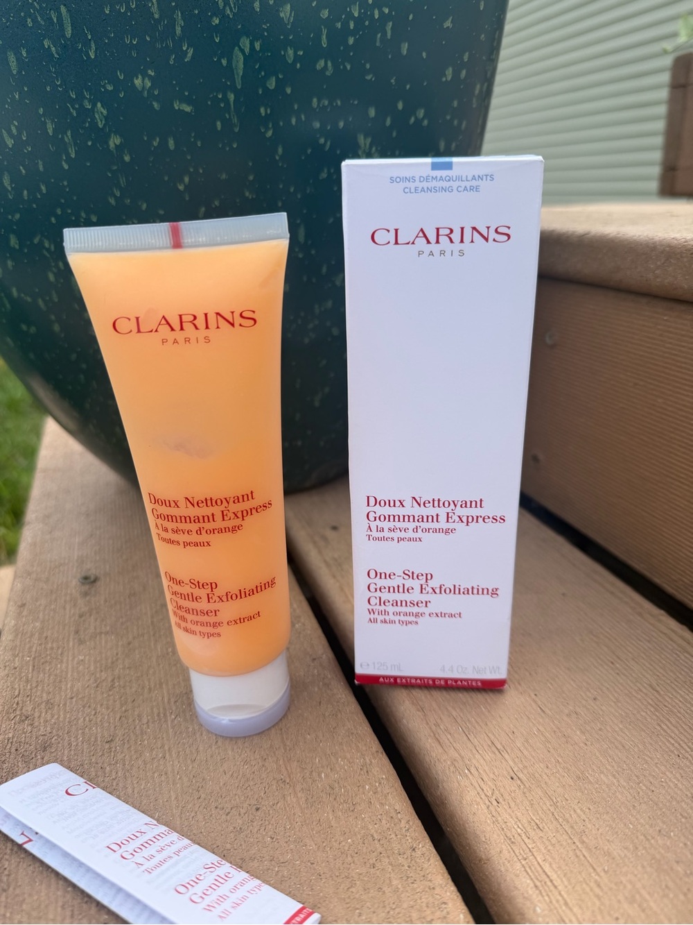Clarins One-Step Gentle Exfoliating Cleanser